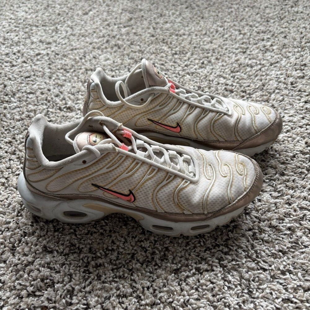 Nike Air Max Plus Light Orewood Brown Lava Glow sneakers, Size 8.5 Womens